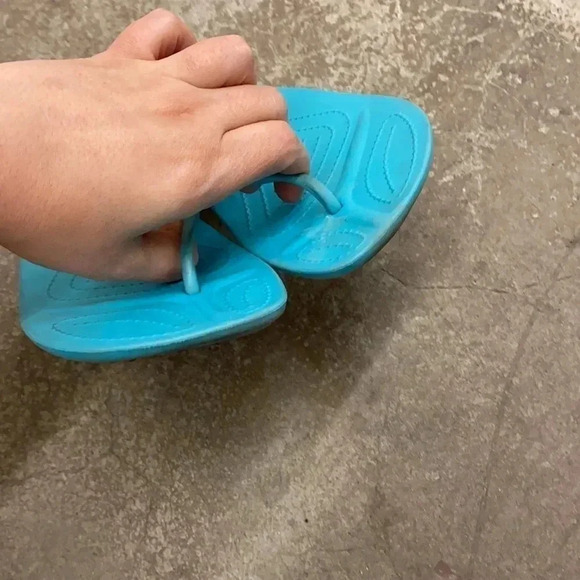 Crocs  thongs - Picture 3 of 5
